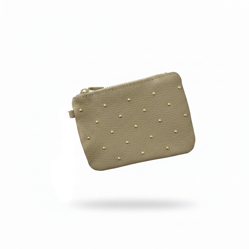 Monedero de piel 100% auténtica y diseño liso con tachuelas en acabado oro