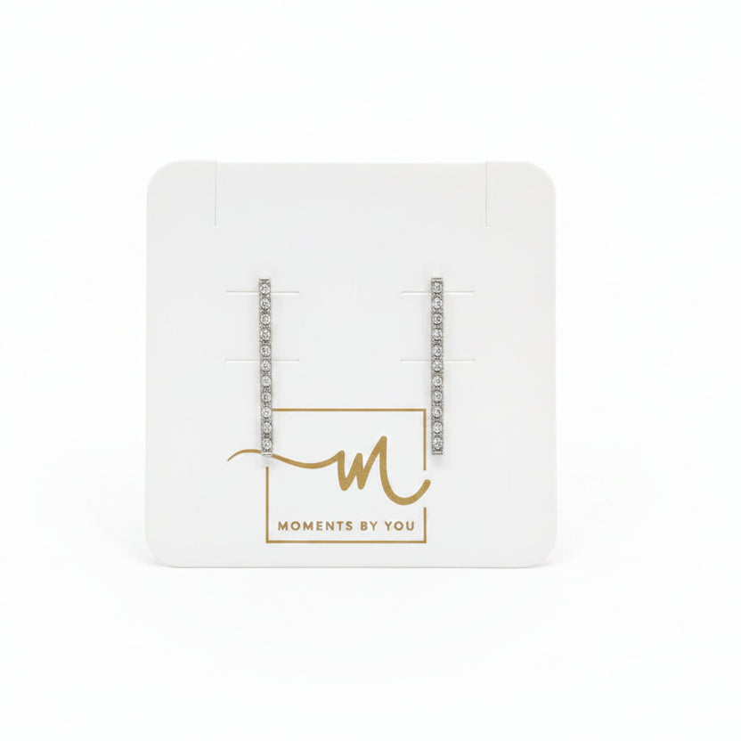 Pendientes largos de acero en forma de barra vertical con circonitas - Moments by You