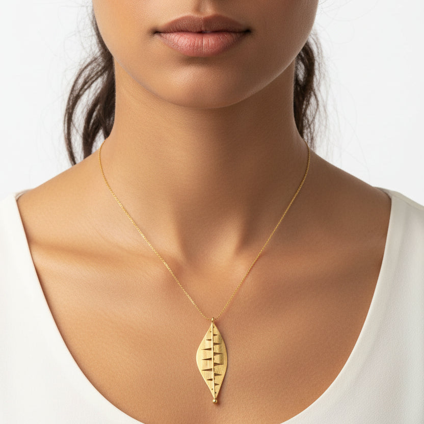 Collar de acero con hoja colgante - Moments by You