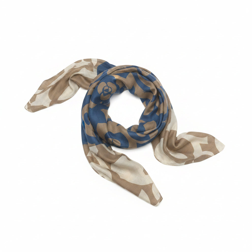 Fular con estampado floral en varios colores - Moments by You