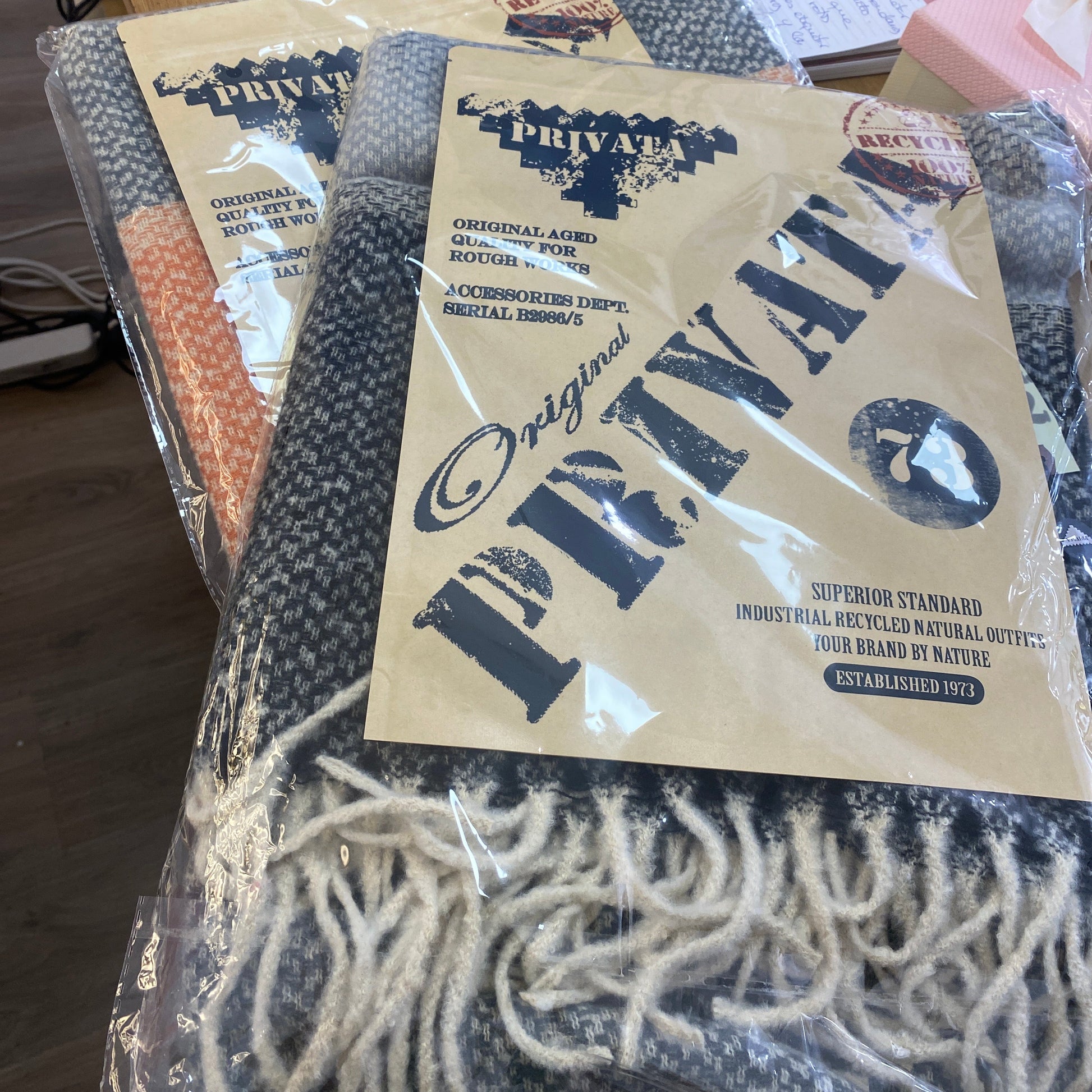 Bufanda fular lana con flecos colores variados privata - Moments by You