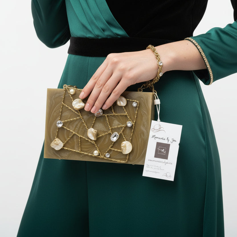 Bolso de fiesta marrón marmolado estructura geométrica decorada con piedras y circonitas - Moments by You