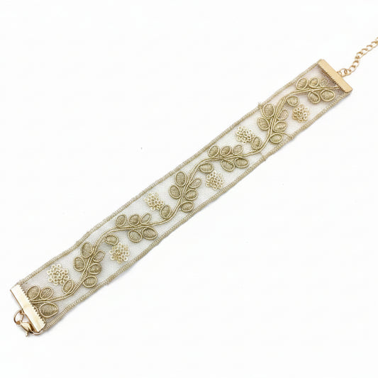 Collar de tela tipo choker con diseño de ramas con hojas en dorado - Moments by You