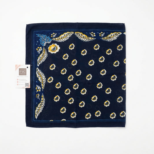 Pañuelo de cuello con estampado floral en azul marino y amarillo - Moments by You