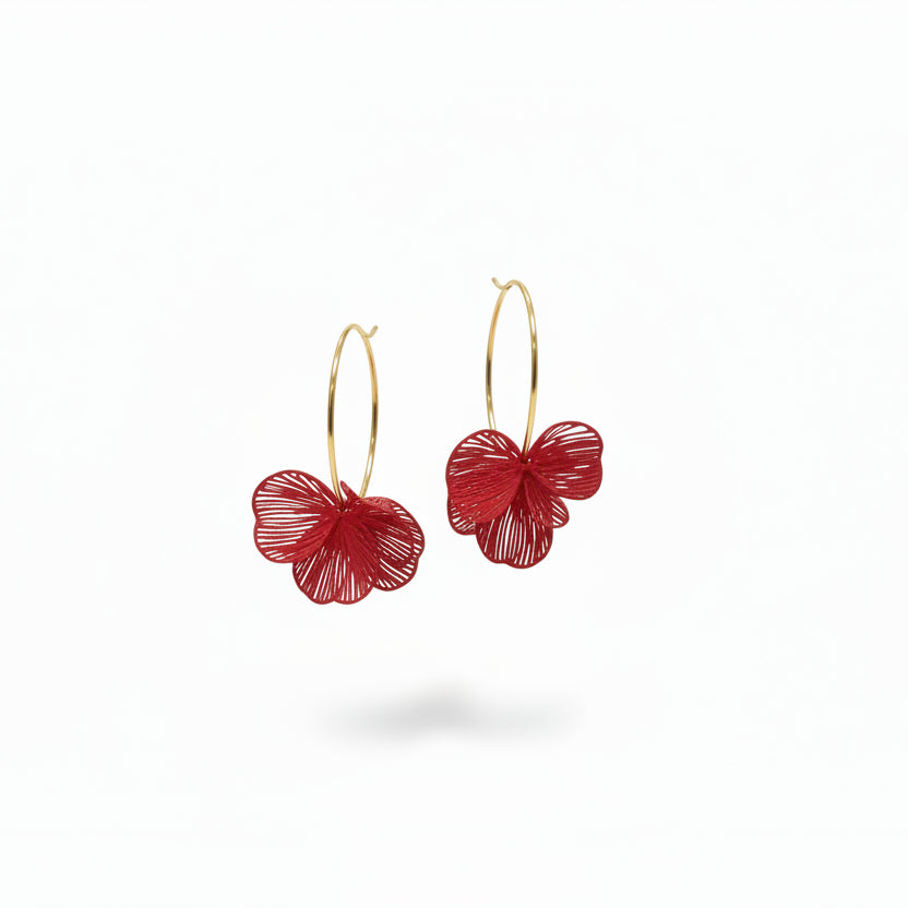 Pendientes largos de acero en forma de aro con hojas en varios colores - Moments by You