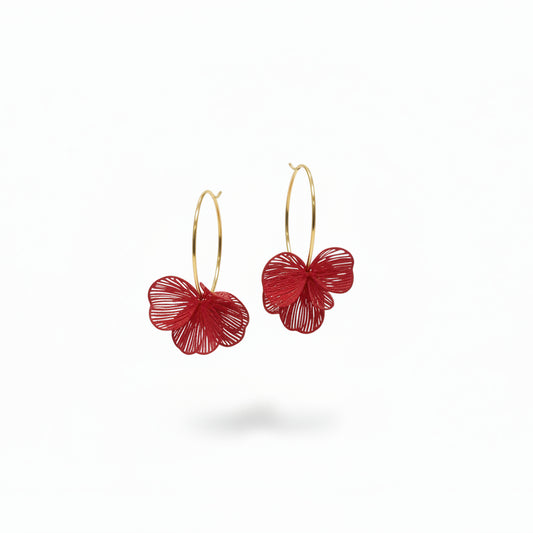 Pendientes largos de acero en forma de aro con hojas en varios colores - Moments by You