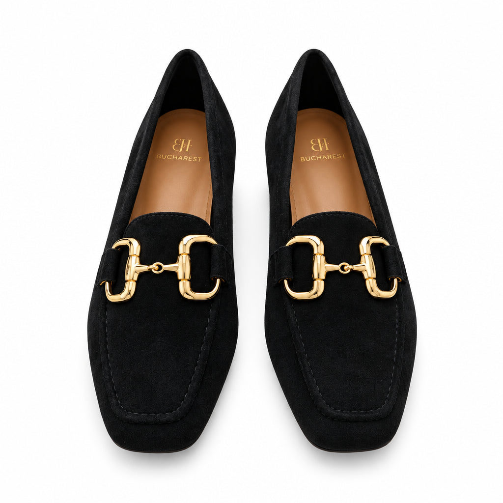 Mocasines de tacón terciopelo negro con hebilla dorada