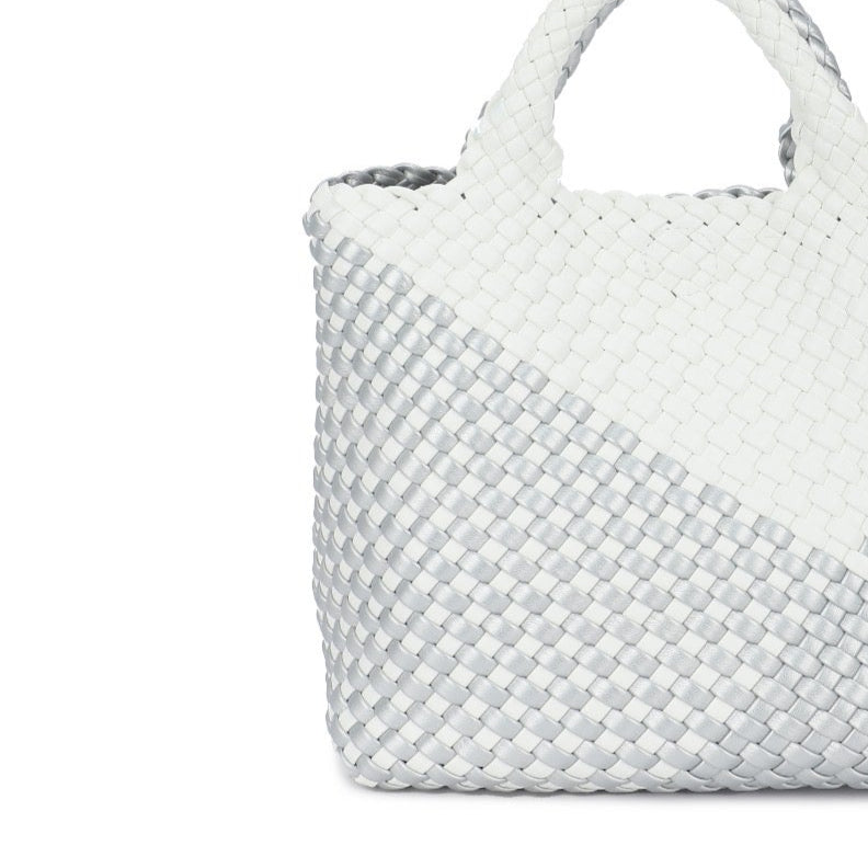 Bolso efecto piel trenzada color plata y blanco mediano