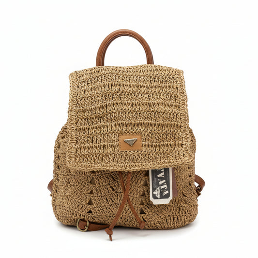 Mochila estilo rafia trenzada con cierre ajustable