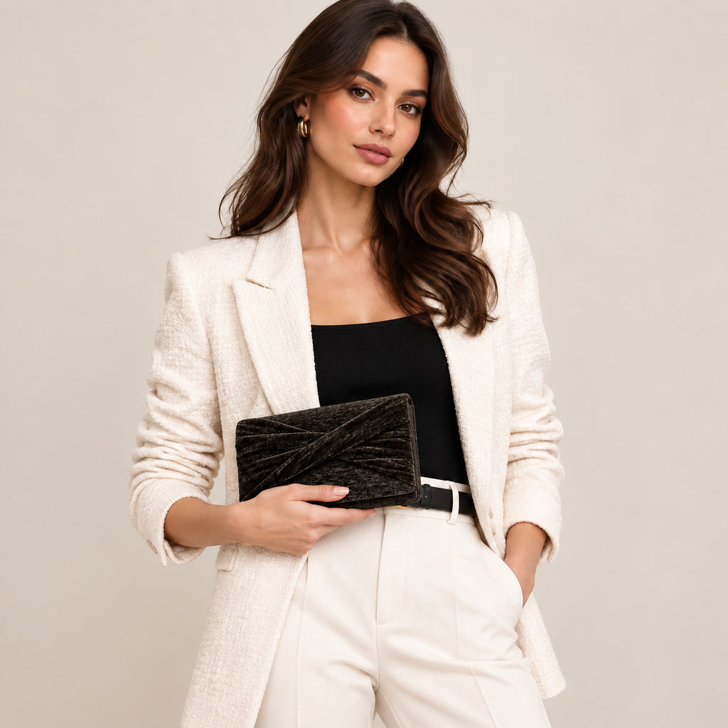Light pink feather party handbag