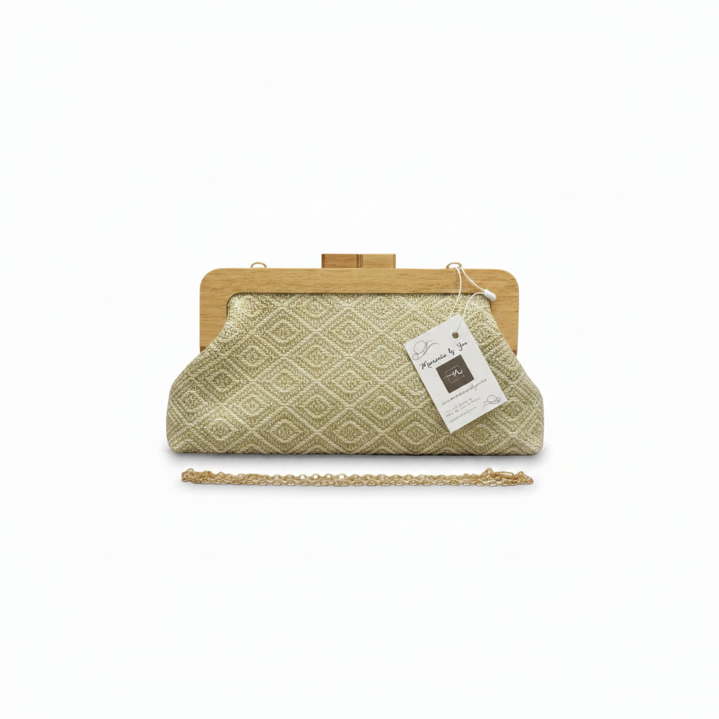 Bolso fiesta tipo clutch tejido con figuras romboides con cierre de madera - Moments by You