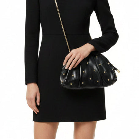 Bolso fiesta de mano con dobleces y tachuelas en dorado - Moments by You
