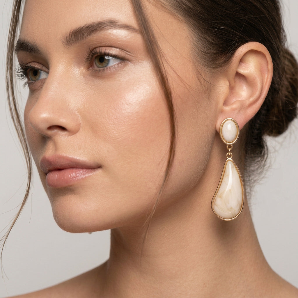 Pendientes largos de acero con gotas colgantes de color y acabado oro