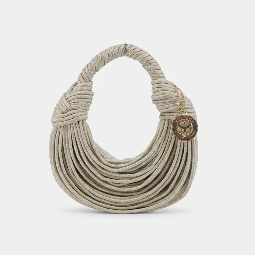 Bolso de media luna de fibra 100% natural a tiras entrelazadas y acabado brillante - Moments by You