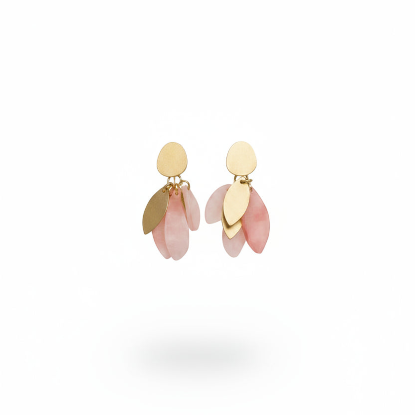 Pendientes largos con hojas irregulares colgantes en varios colores - Moments by You
