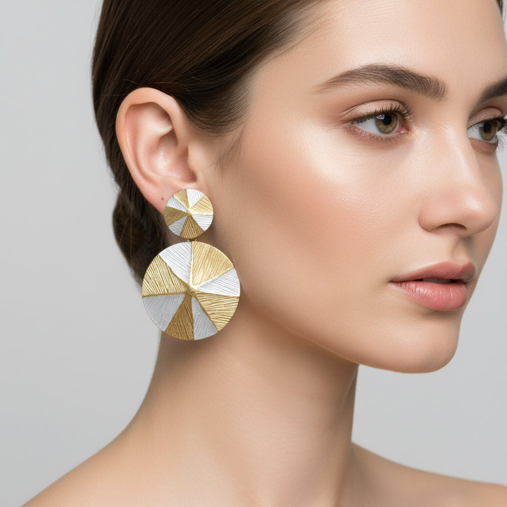 Pendientes largos de acero con doble altura en forma de circunferencia con textura rayada y bicolor - Moments by You