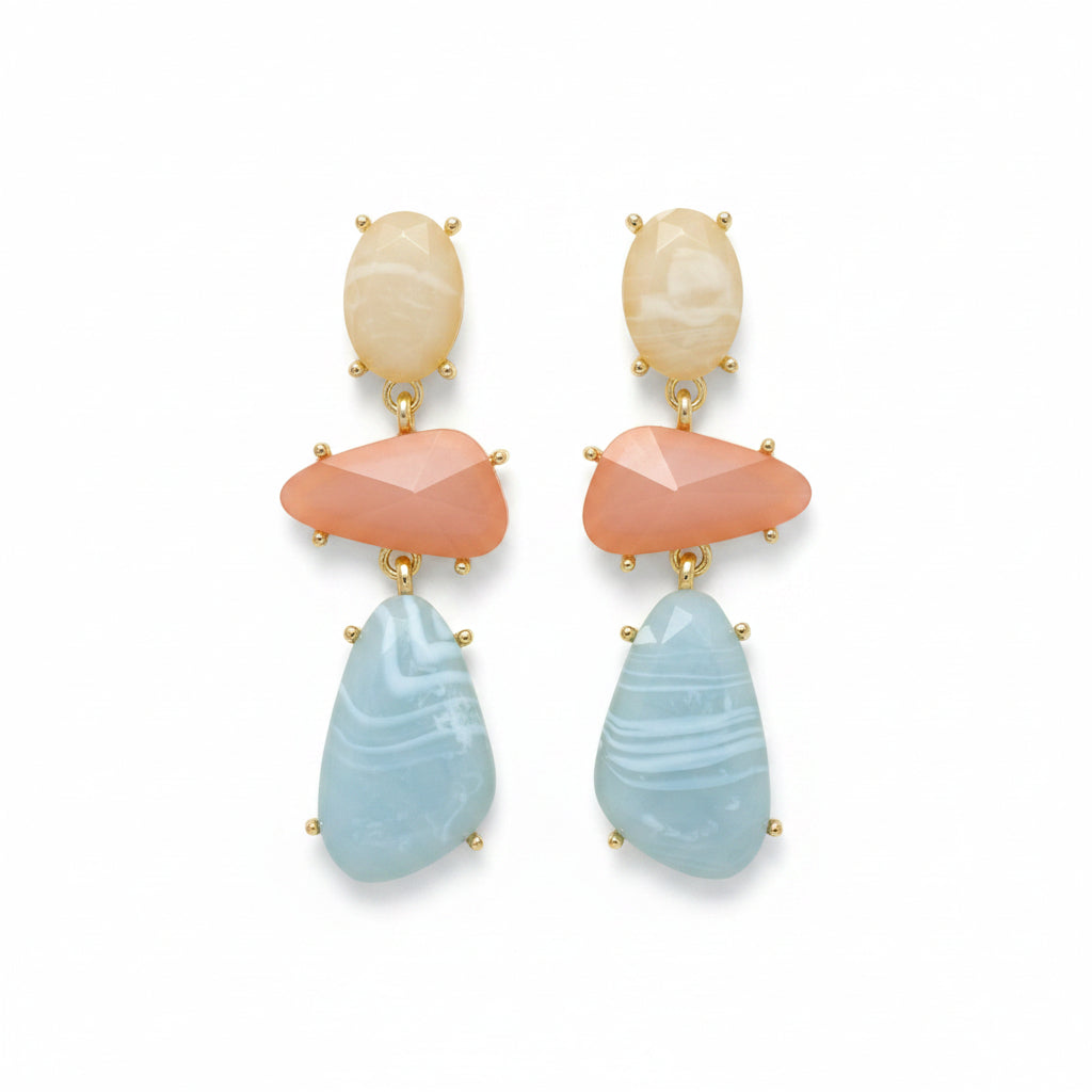 Pendientes largos con tres alturas de piedras de colores acabado oro - Moments by You