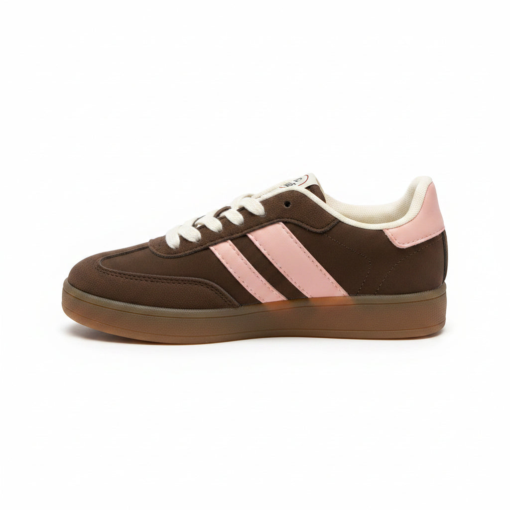 Zapatos urbanos deportivos en chocolate y rayas rosas