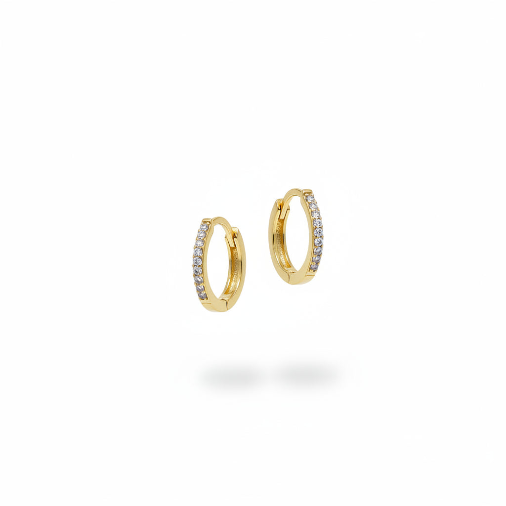 Pendientes cortos en forma de argolla con circonitas - Moments by You