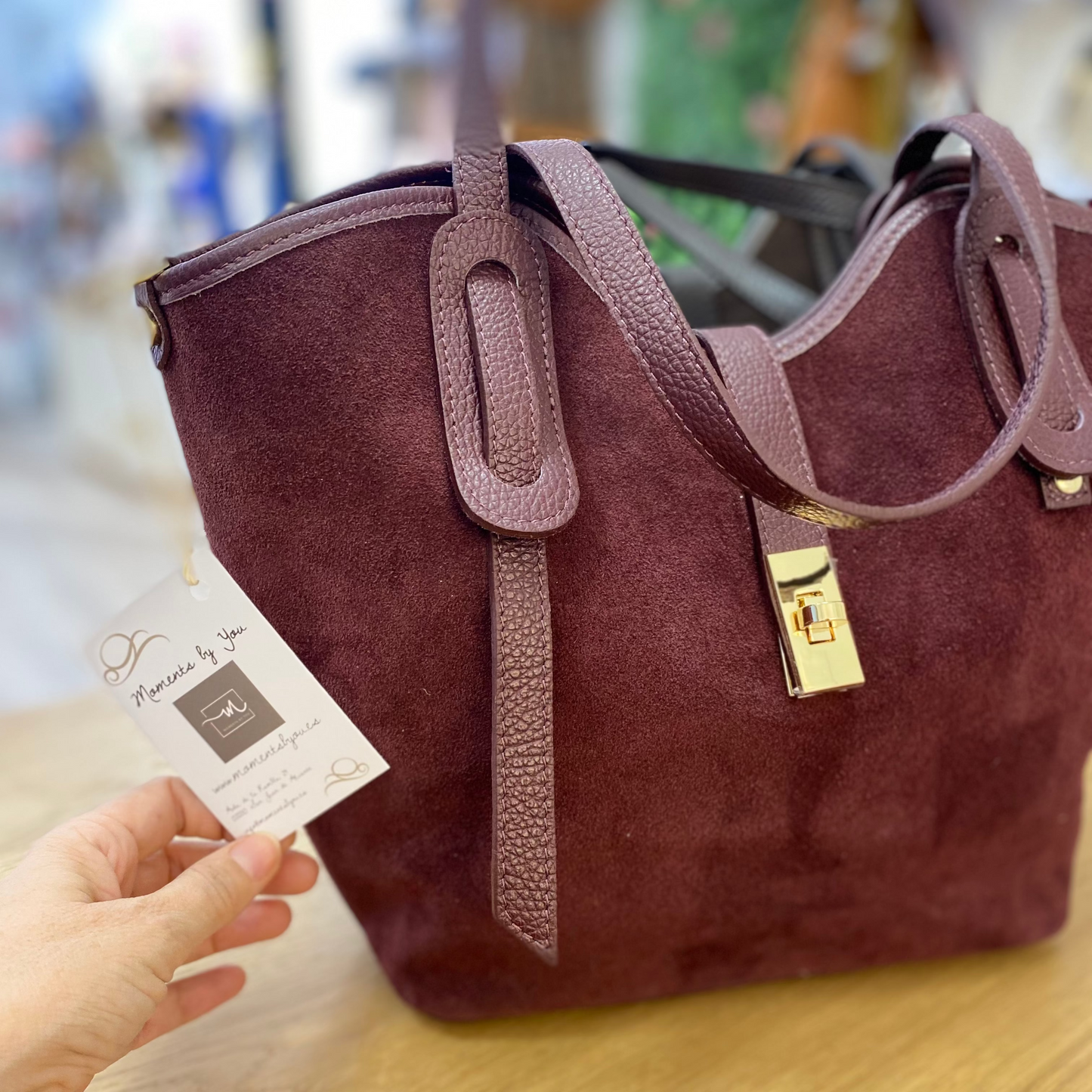 Bolso shopper de piel 100% vacuno con acabado ante y neceser interior color burdeos - mbyou