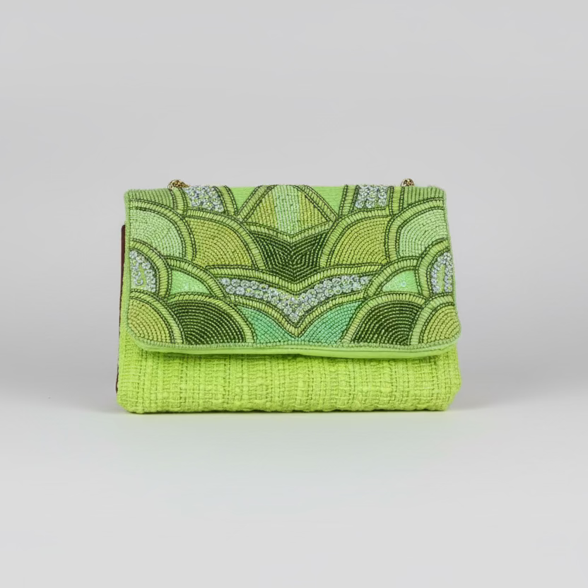Cartera de mano 100% algodón con detalles geométricos bordados con cuentas tonos verdes y nacarados - Moments by You