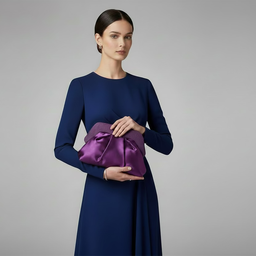 Bolso fiesta clutch morado berenjena con textura a rayas en el mango - Moments by You