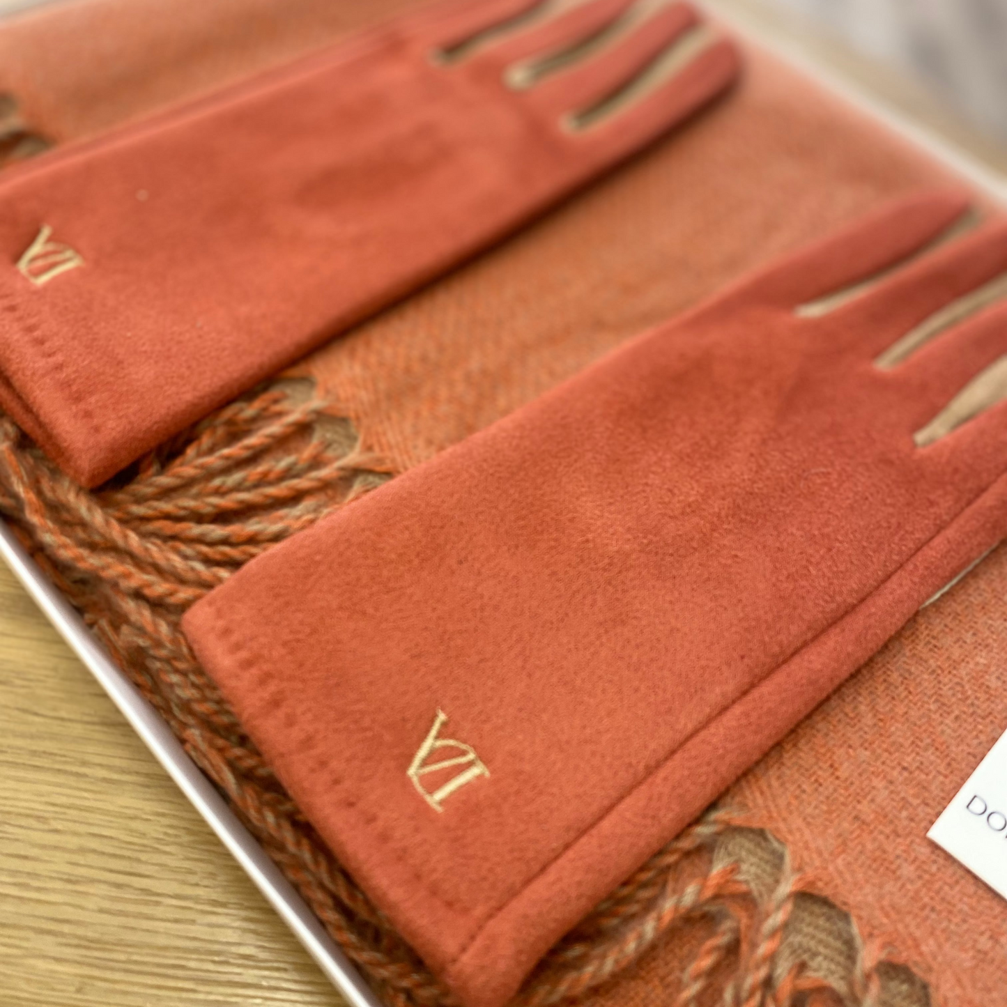 Pack de guantes y bufanda a conjunto de Don Algodon en color naranja y beige - mbyou