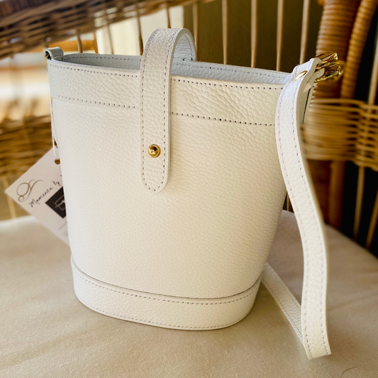 Sac bandoulière avec surpiqûres noires