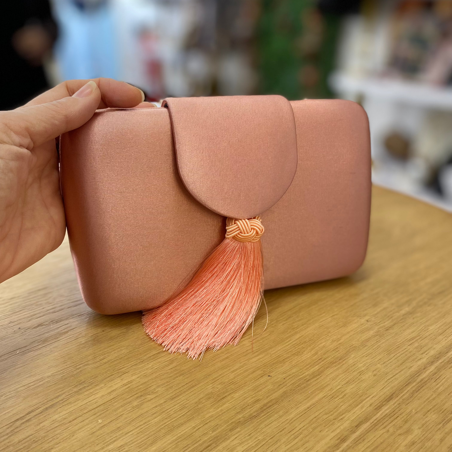 Light pink feather party handbag