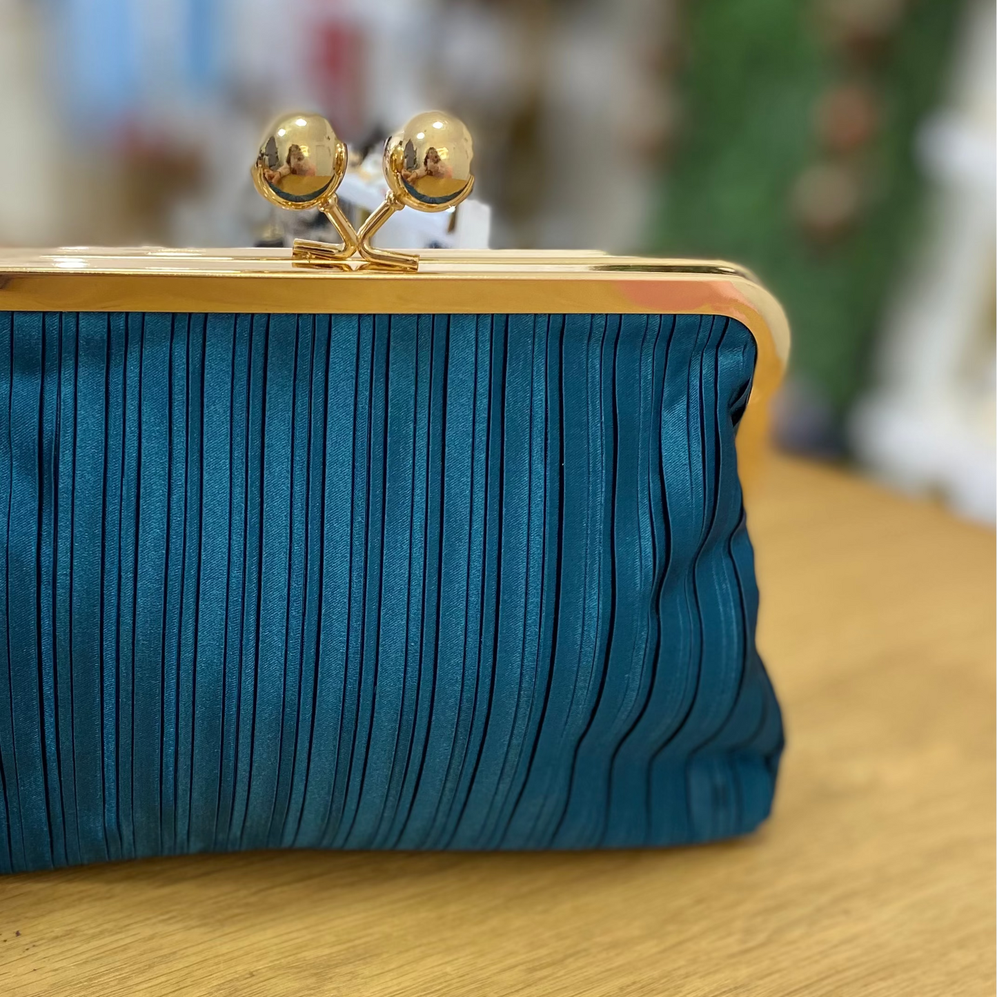 Light pink feather party handbag