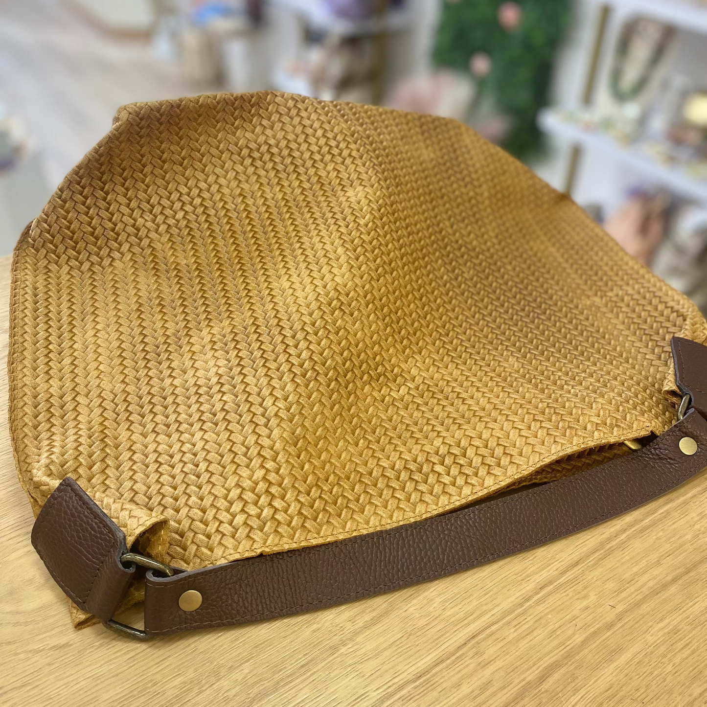 Bolso de piel 100% piel de vacuno tipo shopper efecto trenzado color marrón y chocolate - mbyou