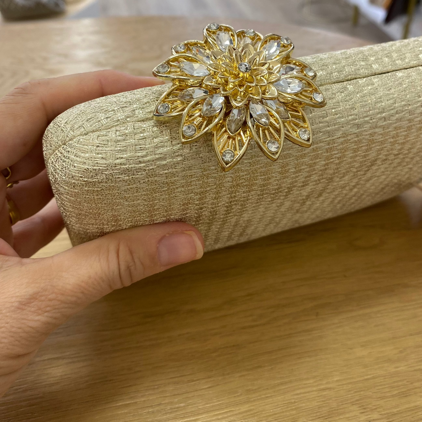 Sac à main de fête en plumes rose clair