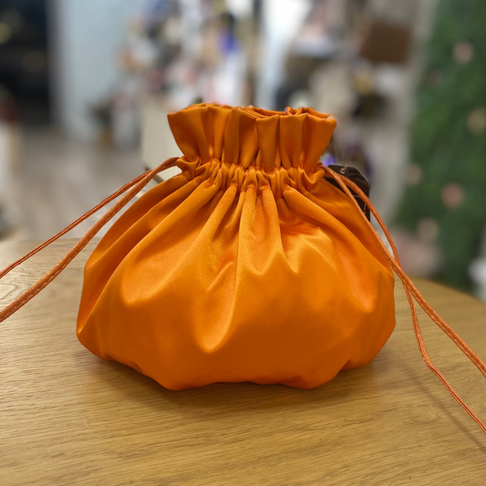 Bolso de fiesta limosnera de raso totalmente lisa de color naranja - mbyou