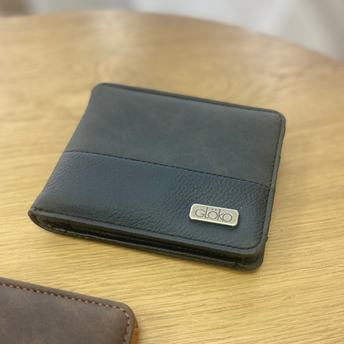 Cartera hombre bicolor y diferentes texturas