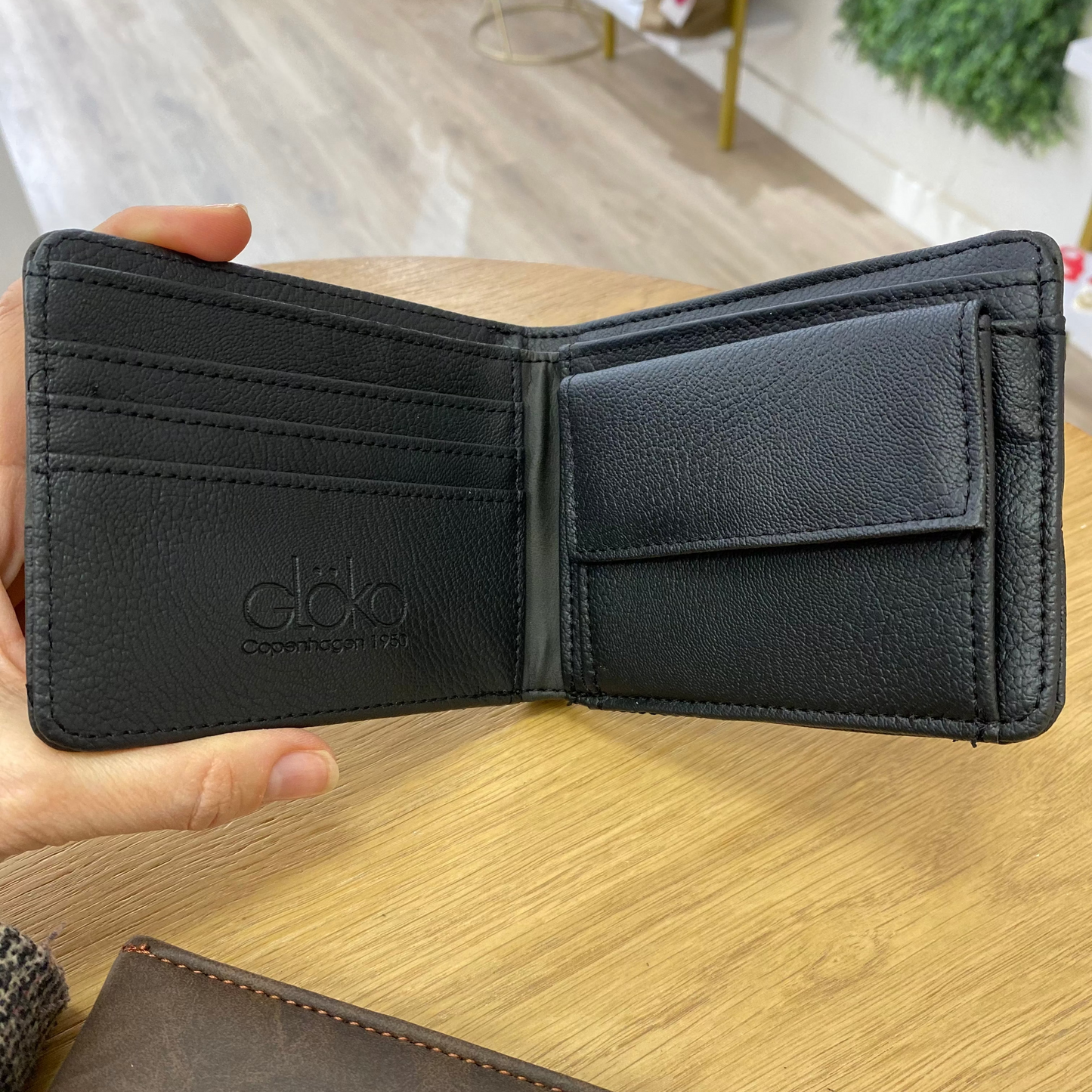 Cartera hombre bicolor y diferentes texturas