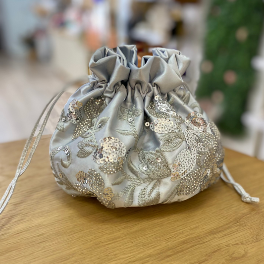 Bolso de fiesta limosnera plateada floral con lentejuelas  - mbyou