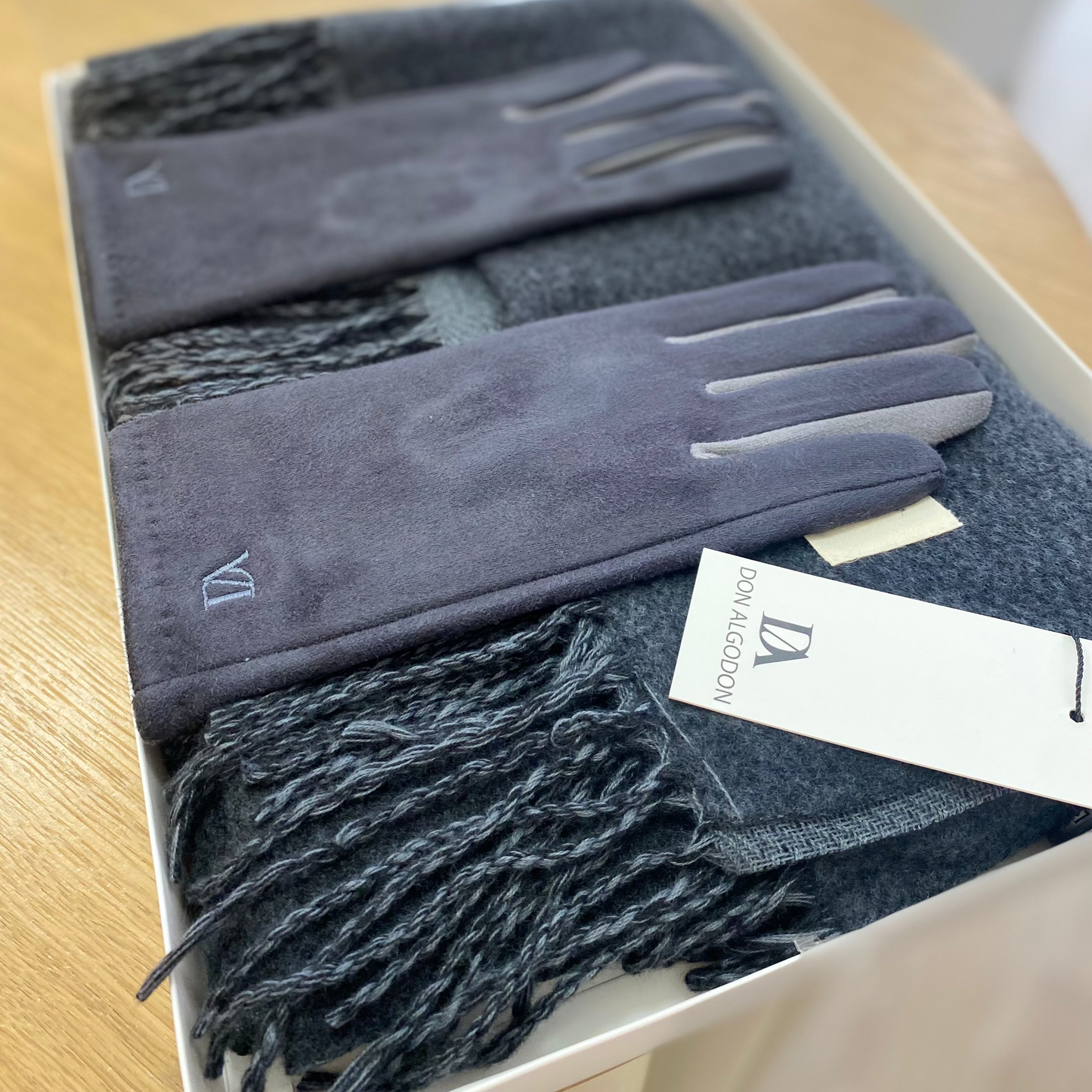 Pack de guantes y bufanda a conjunto de Don Algodón en color negro y gris - mbyou