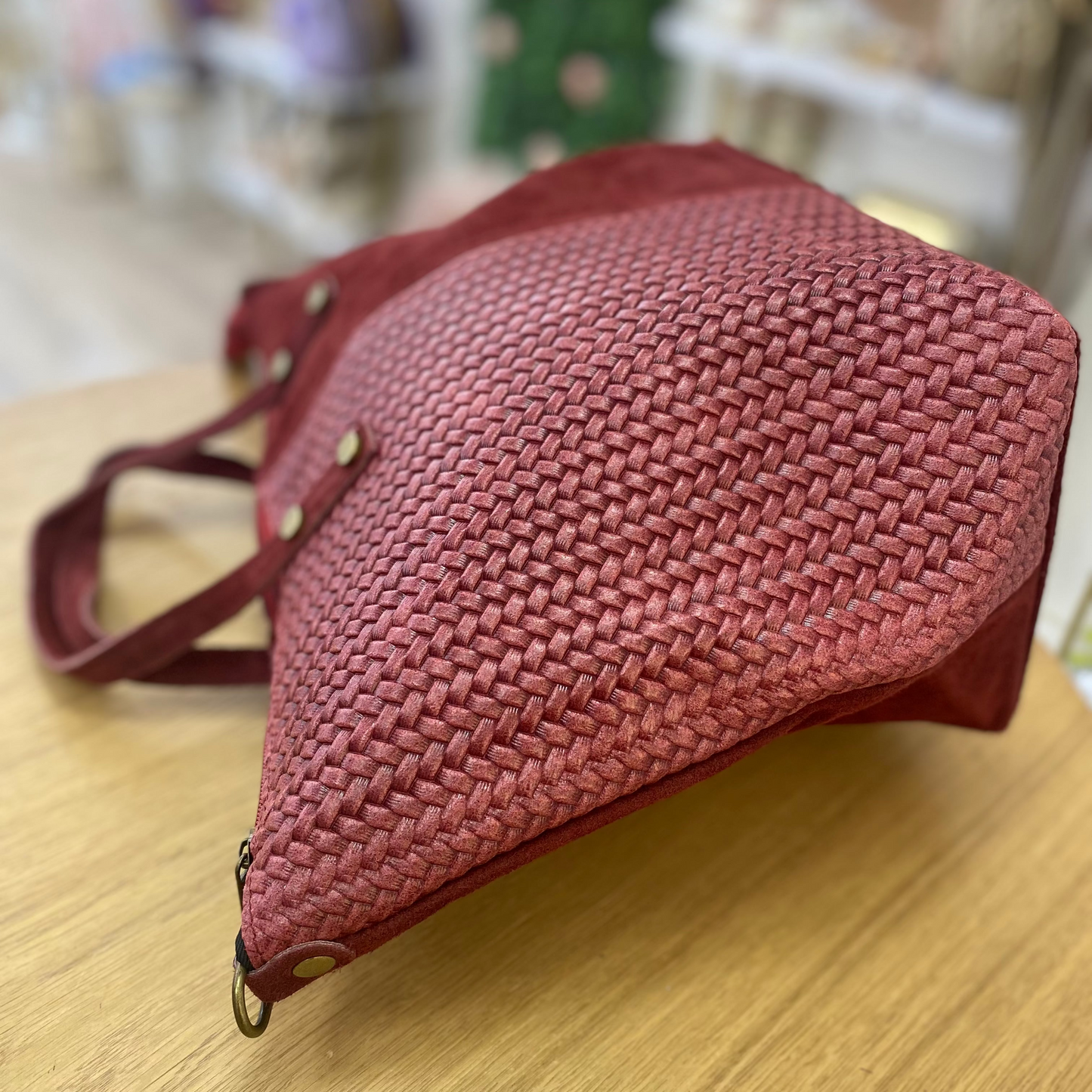 Bolso tipo shopper piel 100% vacuno combinando serraje y trenzado color granate - mbyou
