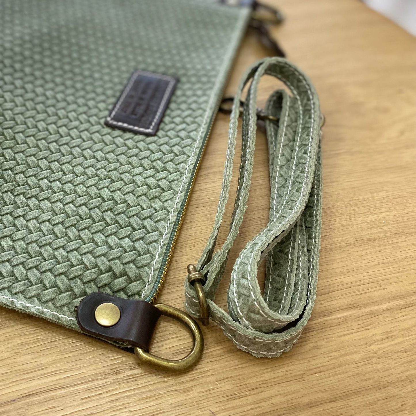 Bolso de piel 100% auténtica tipo bandolera rectangular efecto trenzado verde y chocolate - mbyou