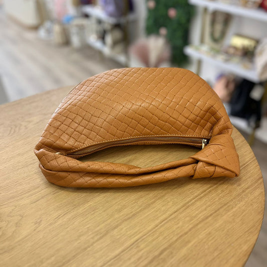 Bolso piel 100% auténtica media luna trenzado color camel - mbyou