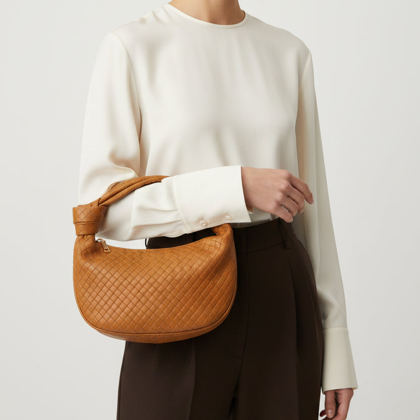 Bolso piel 100% auténtica media luna trenzado color camel - mbyou - Moments by You