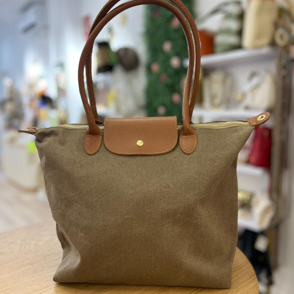 Bolso loneta y piel 100% auténtica tipo shopper color verde menta y solapa camel - mbyou