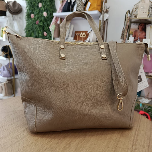 Bolso tipo shopper de piel 100% vacuno con asas cortas y tachuelas color topo - mbyou