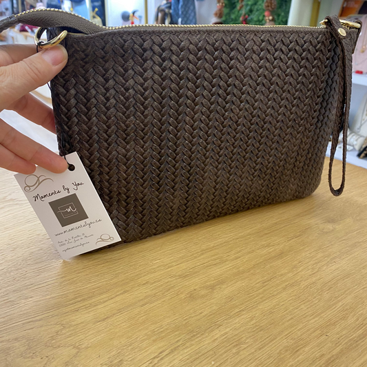 Bolso bandolera de piel 100% vacuno trenzado color chocolate