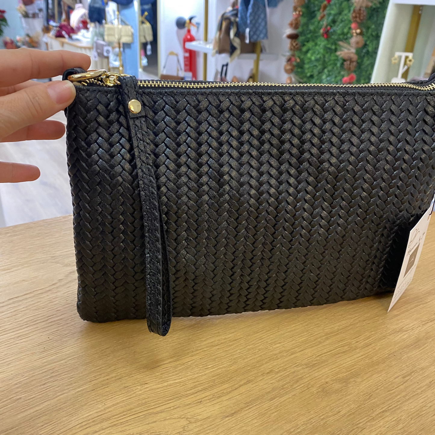 Bolso bandolera de piel 100% vacuno trenzado color negro