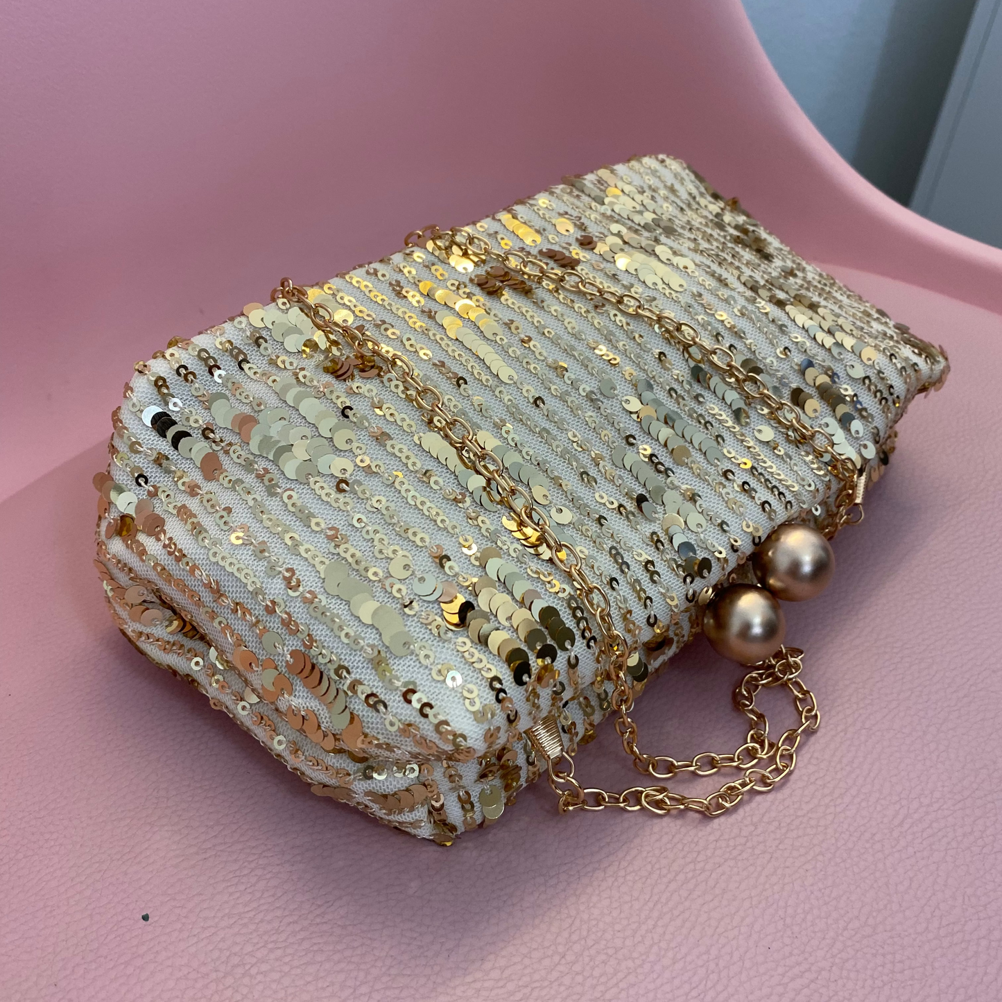 Light pink feather party handbag