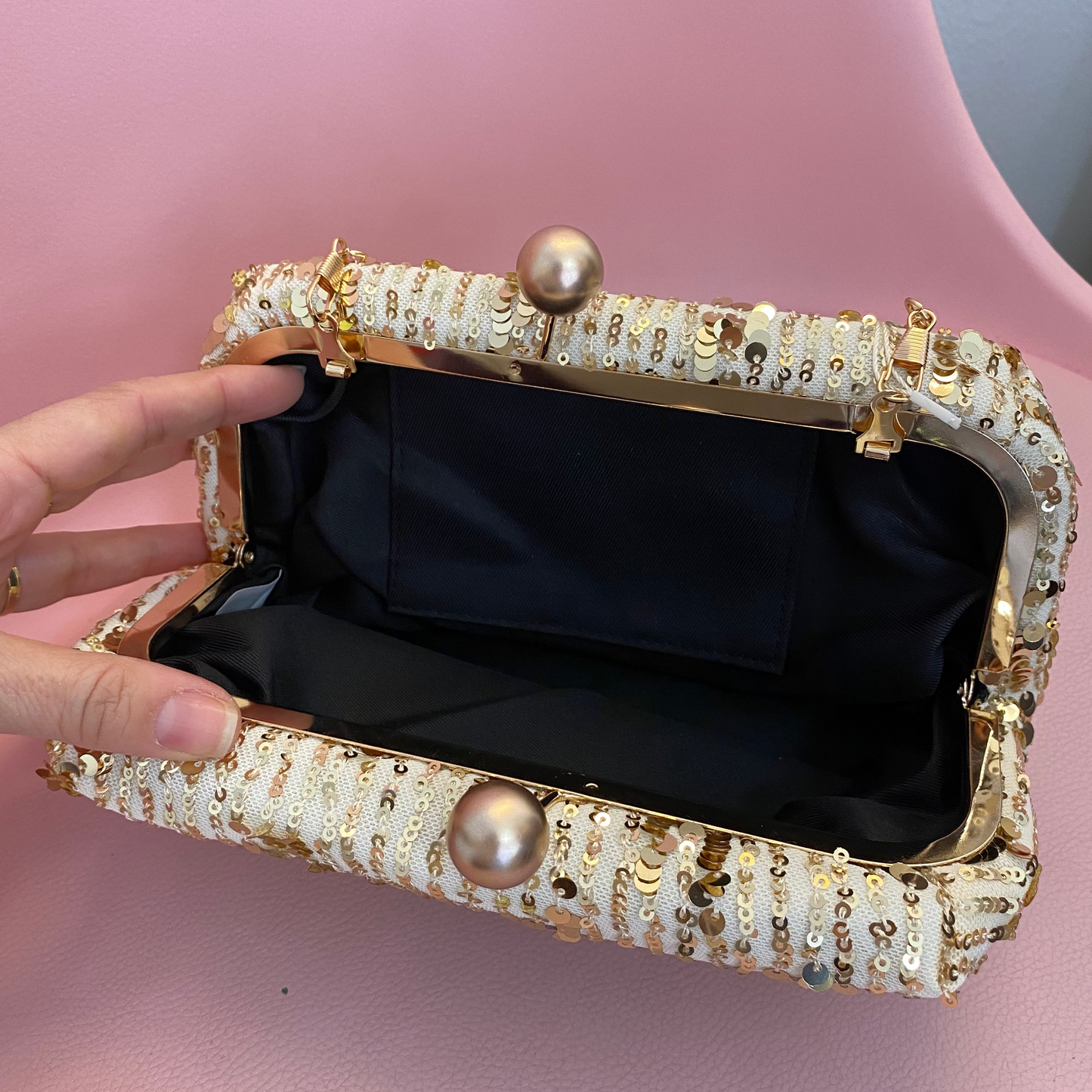 Light pink feather party handbag