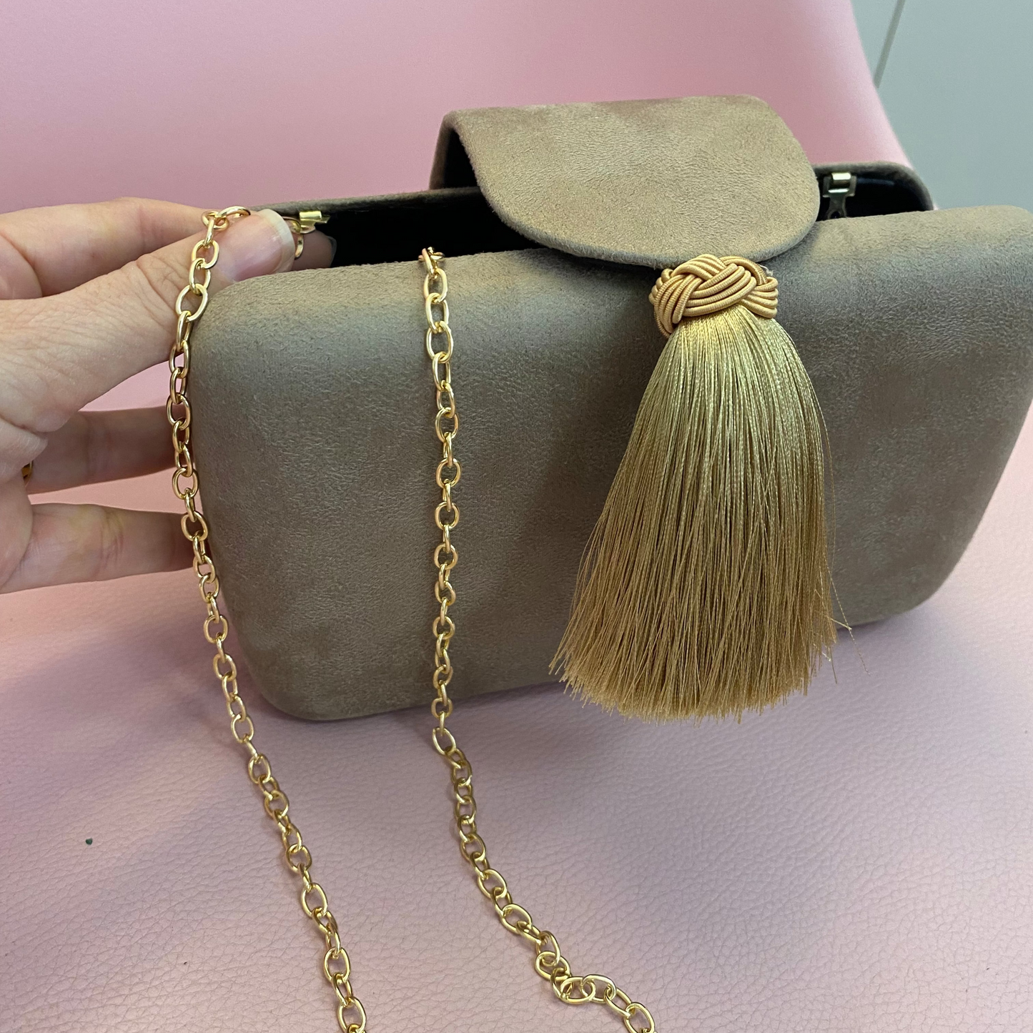 Sac à main de fête en plumes rose clair