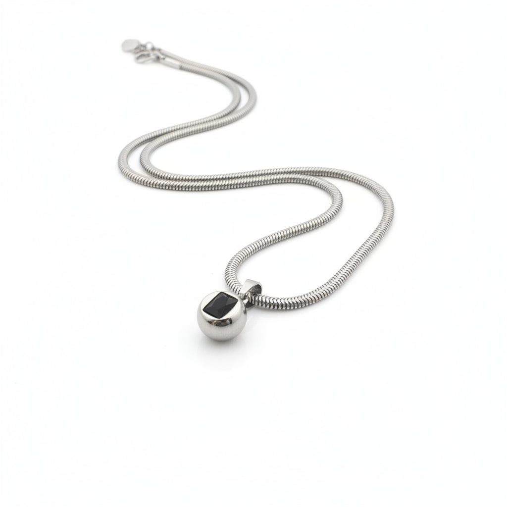 Collar acero tipo serpiente con charm esfera acabado plata - Moments by You