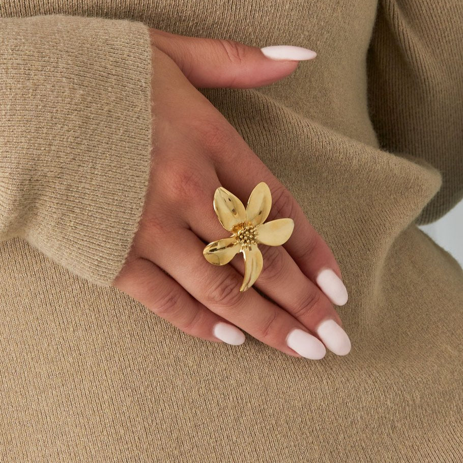 Anillo de acero inoxidable en forma de flor con acabado plata- mbyou
